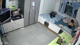 与年轻少女的粗暴性爱和高清内射