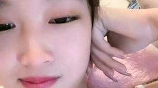 极品身材人妻背着老公出来偷情，她真会玩