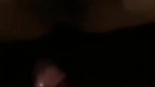 25分鐘??淫亂女大生揪泳池多人運動4P??男伴體驗冰火五重天。輪流口爆、內射