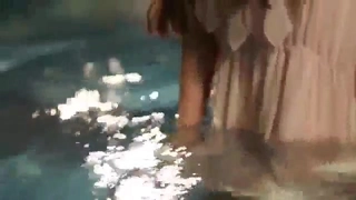 同一小区的离异少妇，一顿饭拿下去她家里干她