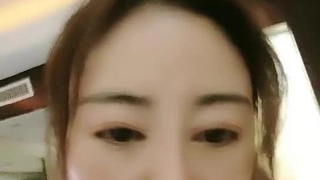 颜值不错丰满身材妹子全裸道具自慰，跳蛋塞逼揉搓奶毛毛非常浓密，自摸呻吟娇喘非常诱人