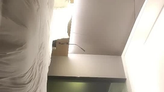 现场网络摄像头秀,特色是一个惊人的欧洲美女